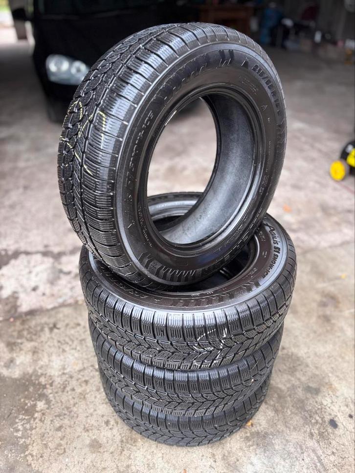 Michelin Agilis 51 Snow & Ice – 215/65R15C 104/102T, Auto diversen, Autosport-onderdelen, Ophalen of Verzenden
