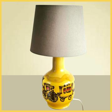 Retro keramieken lamp beschikbaar voor biedingen