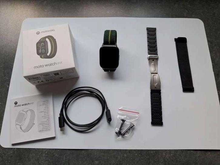 Motorola Moto Fit Watch smartwatch, Bijoux, Sacs & Beauté, Montres connectées, Comme neuf, Étanche, Enlèvement