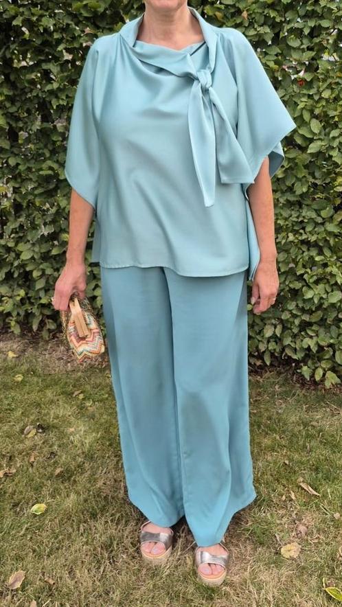 Suite-tenue Oni Onik - muntgroen - tailleert maat 42, Kleding | Dames, Gelegenheidskleding, Zo goed als nieuw, Maat 42/44 (L)