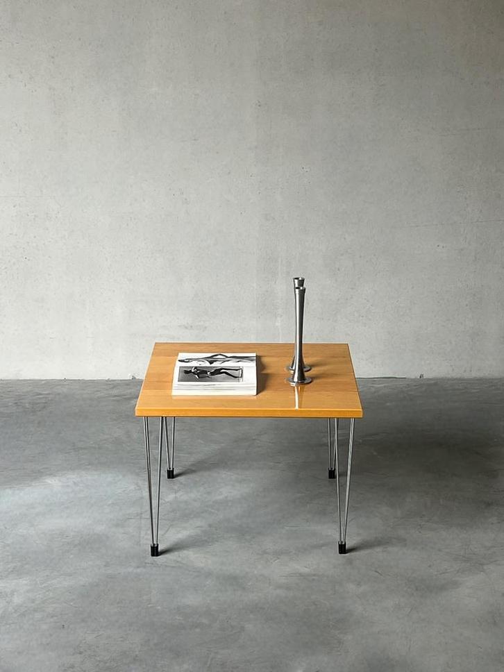 Vintage Arne Jacobsen houten bijzettafel / salontafel, Huis en Inrichting, Tafels | Bijzettafels, Zo goed als nieuw, Vierkant