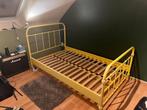 Geel bed 1.20m breed, Huis en Inrichting, Slaapkamer | Bedden, Ophalen, Gebruikt
