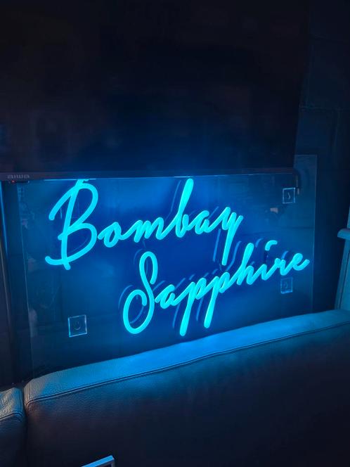 Lichtreclame Bombay Sapphire 2x, Verzamelen, Merken en Reclamevoorwerpen, Zo goed als nieuw, Ophalen