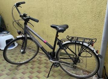 damesfiets BTWIN met 24 versnellingen,nagezien-alles werkt! beschikbaar voor biedingen