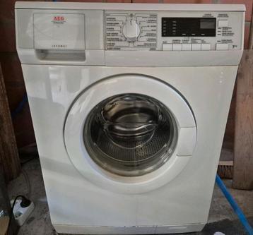 Wasmachine en droogkast beschikbaar voor biedingen