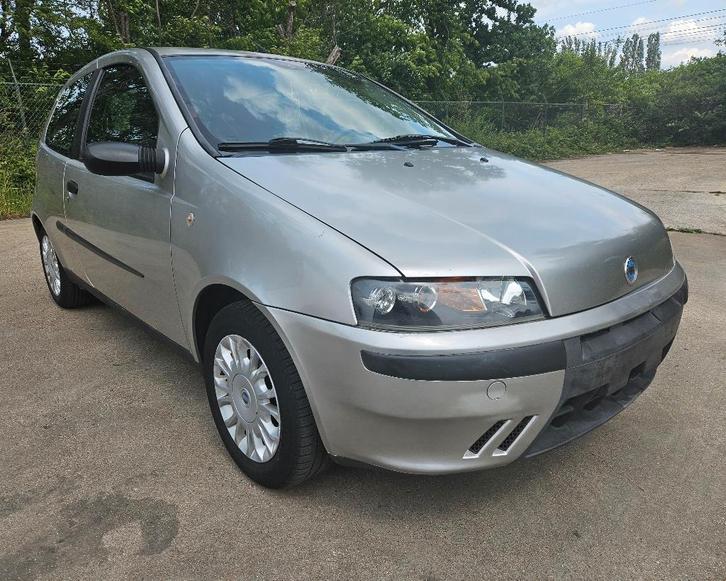 Fiat Punto 1.2i essence roule parfait est APPROUVEE!, Autos, Fiat, Particulier, Punto, ABS, Airbags, Air conditionné, Ordinateur de bord