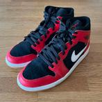 Jordan 1 Mid SE Christmas — Maat 44 — Zeer goede conditie, Kleding | Heren, Overige kleuren, Ophalen of Verzenden, Sneakers, Nike air jordan