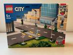 LEGO City Wegplaten (60304) ongeopend, Ophalen of Verzenden, Nieuw, Complete set, Lego