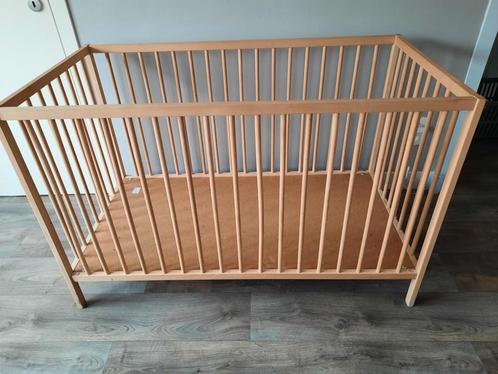 Babybed ikea met matras, twee beschikbaar, Kinderen en Baby's, Kinderkamer | Bedden, Zo goed als nieuw, Minder dan 140 cm, Minder dan 70 cm