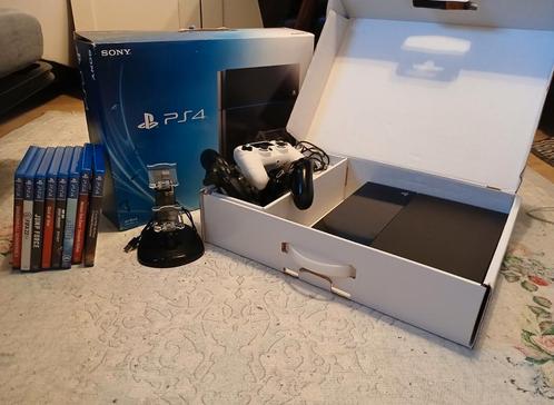 Ps4 met 1 kapote en 2 werkende controllers en 8 games, Games en Spelcomputers, Spelcomputers | Sony PlayStation 4, Zo goed als nieuw