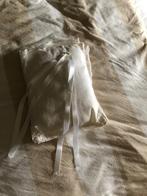 3 X  trouw accesoire - pochet/ringkussen/handschoenen, Vêtements | Femmes, Vêtements de mariage & Accessoires de mariage, Enlèvement