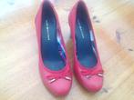 Nieuw: Schoenen Tommy Hilfiger maat 37 rood, Kleding | Dames, Schoenen, Ophalen of Verzenden, Rood