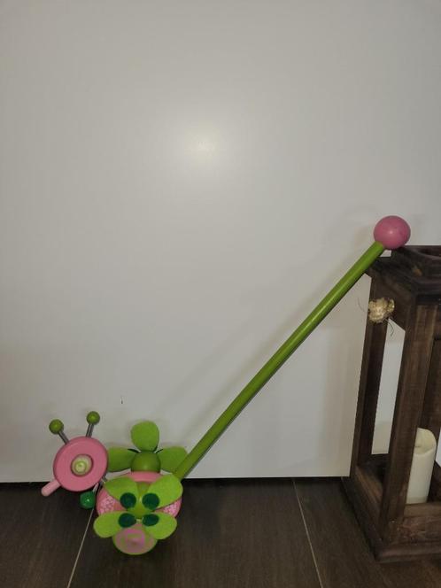 Jouet bâton poussoir marque Djeco rose et vert, Kinderen en Baby's, Speelgoed | Kinderpuzzels, Gebruikt, Van hout, Ophalen