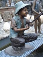 bronzen beeld van een visser met zijn vis..., Tuin en Terras, Ophalen, Nieuw, Overige materialen, Waterornament