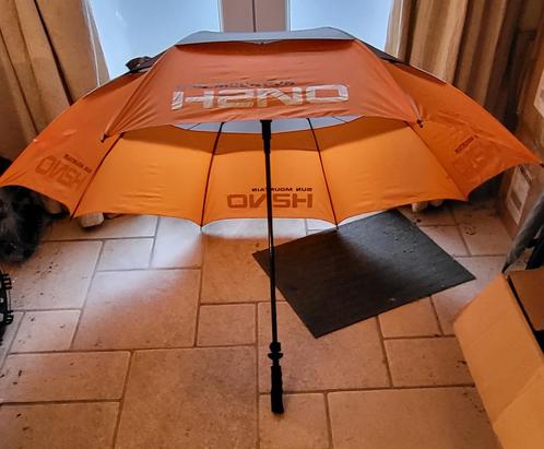 SUN MOUNTAIN H2NO Parapluie de golf diam.147 cm, Sports & Fitness, Golf, Comme neuf, Autres types, Autres marques, Enlèvement ou Envoi