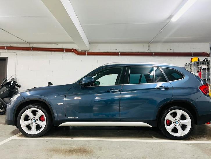 BMW X1 23d M pack, Autos, BMW, Particulier, X1, Diesel, Euro 5, SUV ou Tout-terrain, 5 portes, Automatique, Bleu, Beige, Cuir