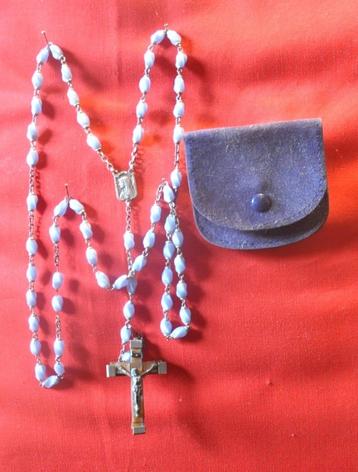 chapelet perle bleu avec etui bleu  beschikbaar voor biedingen