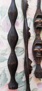 HOUTSNIJWERK UIT DE CONGO, Ophalen