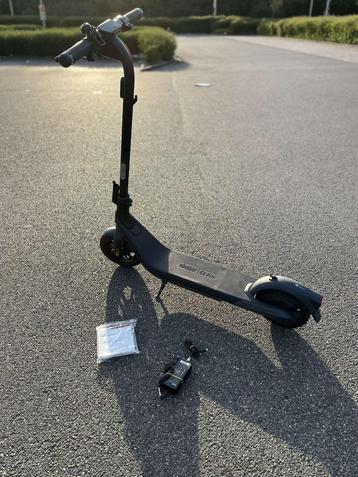 Ninebot E2 Pro garantie tot 2026 + bonnetje !! beschikbaar voor biedingen