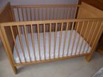 Houten babybed en matras, Kinderen en Baby's, Ophalen, Zo goed als nieuw, Matras