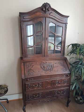 Bureau secrétaire beschikbaar voor biedingen