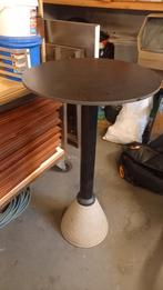 Table haute Design Magis. Valeur 920 eur, Enlèvement