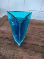 blauwe glazen vaas, Huis en Inrichting, Blauw, Ophalen of Verzenden, Minder dan 50 cm, Glas