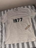1977 essentails t-shirt HELEMAAL NIEUW te koop, Kleding | Heren, T-shirts, Ophalen, Maat 52/54 (L), Stone island, Zwart