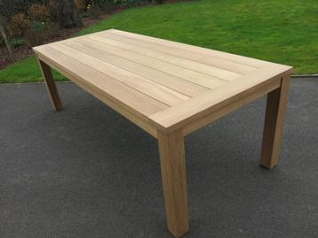 te koop grote teak tuintafel teak mooie prijs! beschikbaar voor biedingen