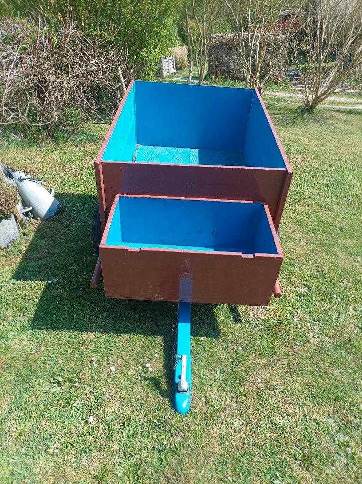 Belle petite remorque de jardin. (région Namur)., Jardin & Terrasse, Brouettes, Utilisé, À deux roues, Enlèvement