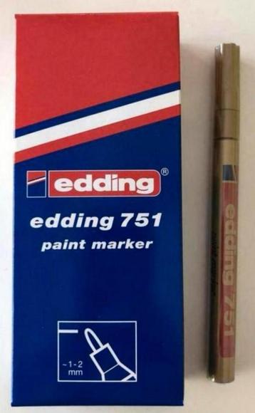 Adding paint marker gold beschikbaar voor biedingen