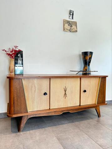Vintage jaren 50 dressoir beschikbaar voor biedingen