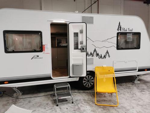 BURSTNER 455 TS IN BEPERKTE OPLAGE IN HET ZWARTE WOUD, Caravans en Kamperen, Caravans, Bedrijf, tot en met 4, 1000 - 1250 kg, Bürstner