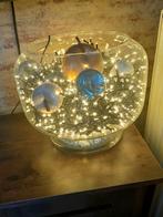 Glazen bokaal met verlichting en decoratie, Huis en Inrichting, Ophalen, Zo goed als nieuw