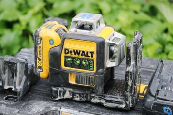 Dewalt Kruislijnlaser + Accu & Oplader (2022) beschikbaar voor biedingen