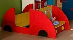 Grande voiture en bois comme aire de jeu, Enfants & Bébés, Jouets | Éducatifs & Créatifs, Utilisé, Découverte, Enlèvement