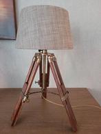 Tafellamp met driepoot van antiek fototoestel, Ophalen, 50 tot 75 cm, Hout, Landelijk