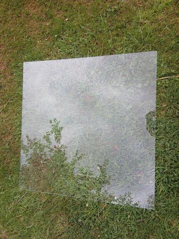 Plexiglass beschikbaar voor biedingen