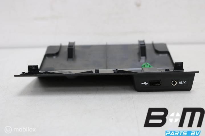 Externe audio aansluiting Skoda Octavia 3 Combi 5E1857367B, Auto diversen, Autoradio's, Gebruikt