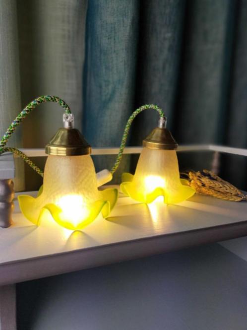 Duo lampes à poser tulipes vertes, Maison & Meubles, Lampes | Lampes de table, Comme neuf, Moins de 50 cm, Verre, Métal, Envoi