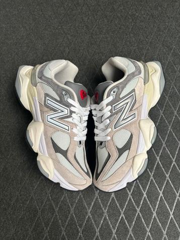 New Balance 9060 Gris/Beige beschikbaar voor biedingen