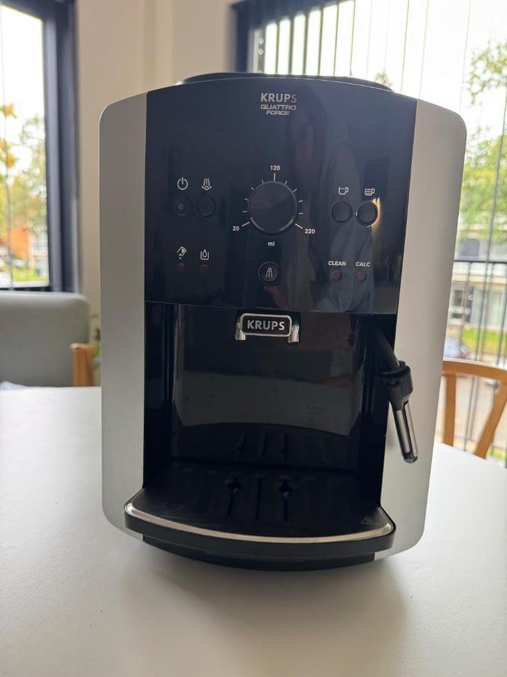 Krups Quattro Force volautomatische espressomachine, Elektronische apparatuur, Koffiezetapparaten, Zo goed als nieuw, Koffiebonen