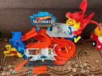 Ultimate Garage Hot Wheels plus 10 auto plus 4 Track builder, Kinderen en Baby's, Ophalen of Verzenden, Racebaan, Gebruikt, Hot Wheels