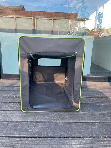 Reisbench middelgrote hond beschikbaar voor biedingen