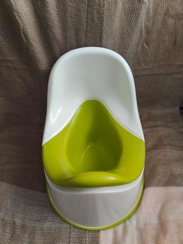 Plaspotje beschikbaar voor biedingen