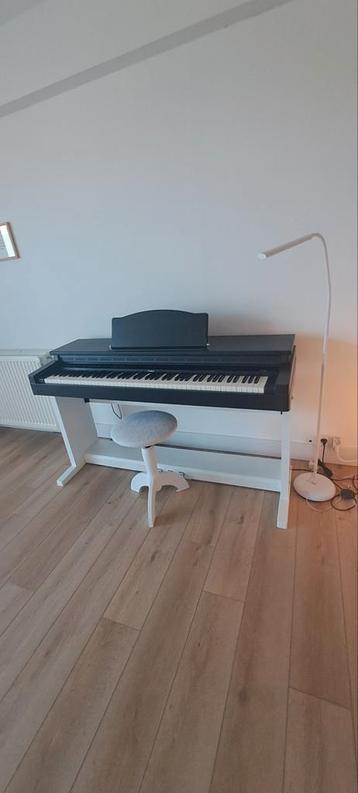 Roland Electrische Piano  beschikbaar voor biedingen
