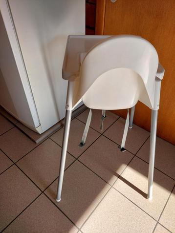 Ikea kinderstoel met riempjes beschikbaar voor biedingen