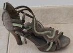Dames schoenen, Ophalen, Gedragen