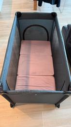 Reisbed mutualiteit zelden gebruikt met matrasje in draagtas, Ophalen, Zo goed als nieuw, Reisbedje