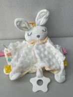 Doudou bébé lapin / marionnette / anneau de dentition NOUVEA, Enfants & Bébés, Cadeaux d'accouchement & Assiettes de naissance